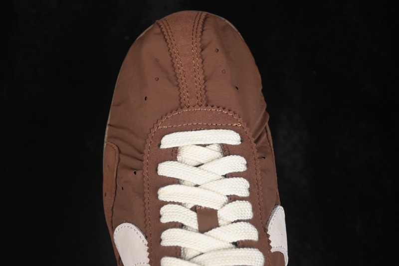 Nike Moon Shoe SP Retro Lifestyle Sneakers with Lightweight Thin Sole - HV8547-200