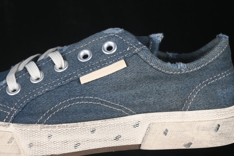 Balenciaga Paris Low Top Lace-Up Distressed Fashion Sneakers - W3RCL4090