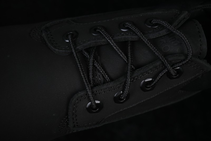 Timberland Classic Low-Top Black Waterproof Leather Shoes - 073537